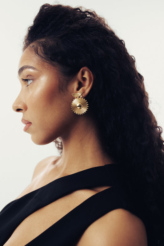 Round finest earring in gold